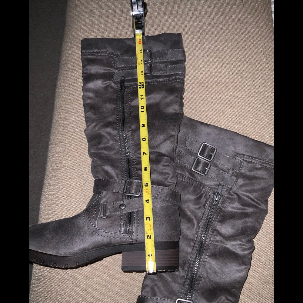 Woman’s Gray boot ( never worn ) - Picture 11 of 13